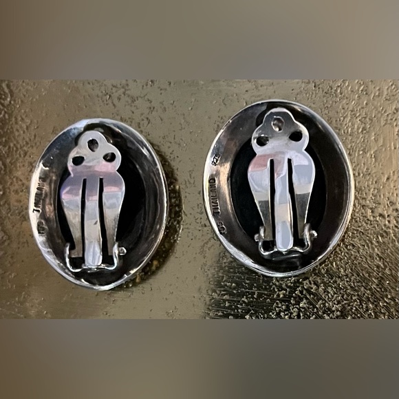 Black onyx marcasite sterling silver clip on earrings . 1 1/4 inches in height - Picture 2 of 3